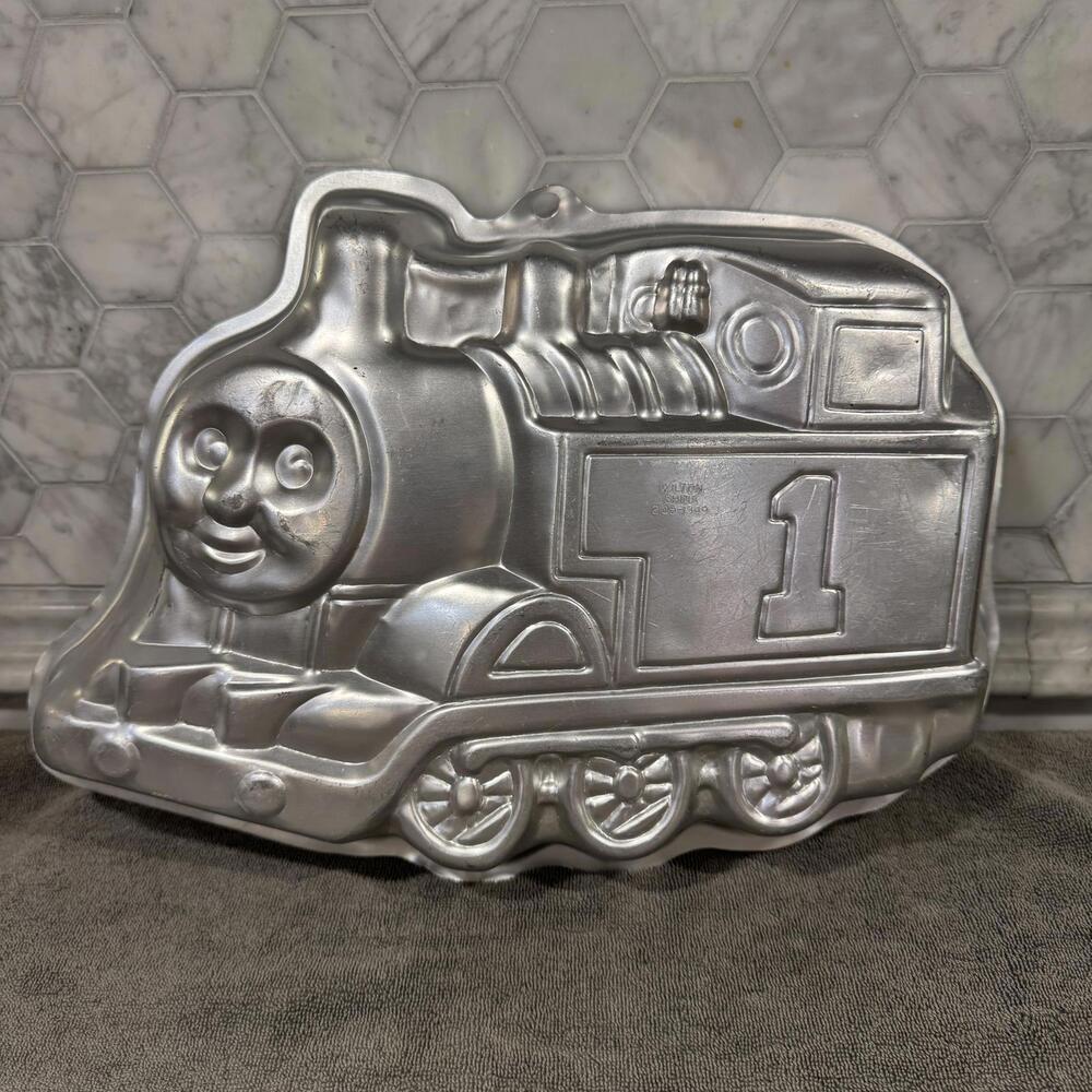 Wilton Cake Pan 2105-1349 Thomas Train‎ 1 Cake Silver Aluminum